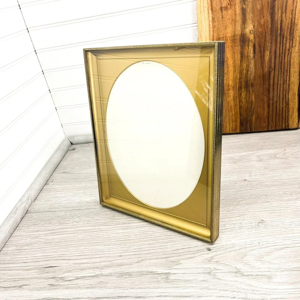Vintage‎ Oval Brass Picture Frame 8x10